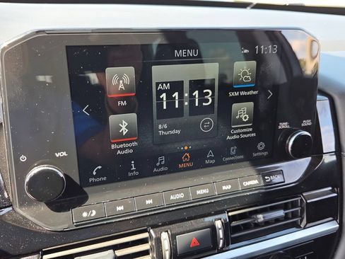 Used 2025 Nissan Pathfinder SL AWD/4WD image 21
