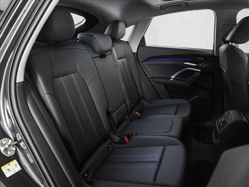 Used 2025 Audi Q5 Premium Plus w/ Premium Plus AWD/4WD image 21