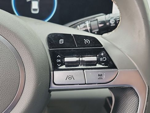 Used 2023 Hyundai Elantra SEL w/ Convenience Package image 22