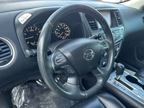 Used 2018 Nissan Pathfinder SL FWD image 12
