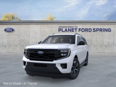 New 2026 Ford Expedition Active image 2