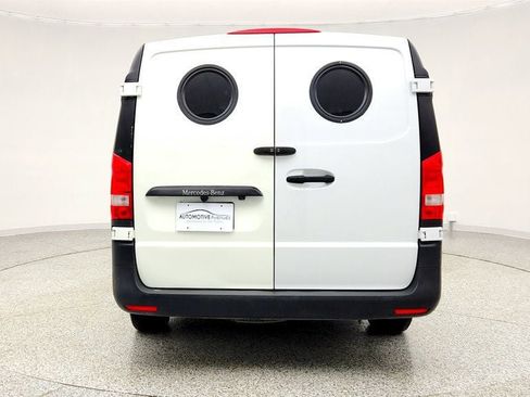 Used 2023 Mercedes-Benz Metris image 6