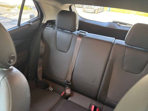 Used 2025 Buick Encore GX Preferred FWD image 41