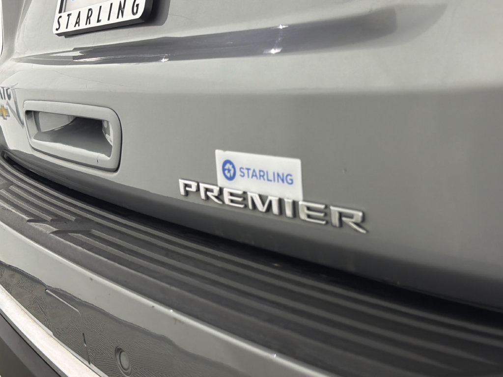 Used 2025 Chevrolet Suburban Premier RWD image 36