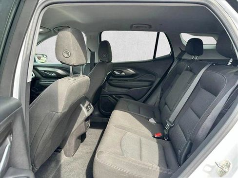Used 2024 GMC Terrain SLE FWD image 10