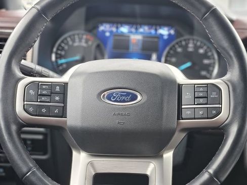 Used 2024 Ford Expedition Limited image 16