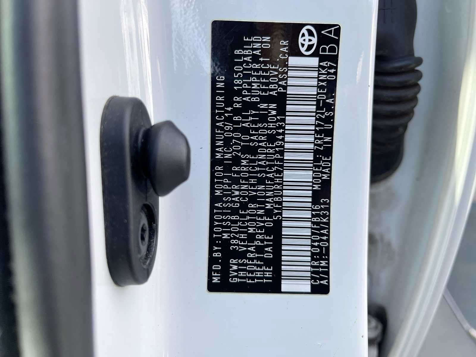 Used 2015 Toyota Corolla LE FWD image 15