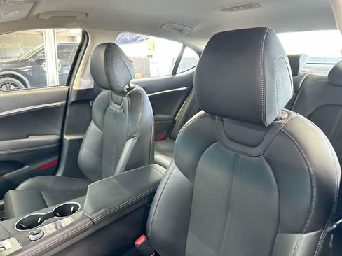 Used 2023 Genesis G70 2.0T RWD image 14