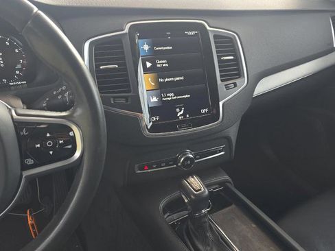 Used 2022 Volvo XC90 T5 Momentum w/ Protection Package Premier image 8
