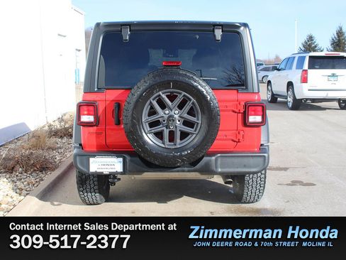 Used 2024 Jeep Wrangler Sport S image 5