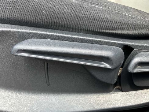 Used 2023 Honda CR-V LX image 14
