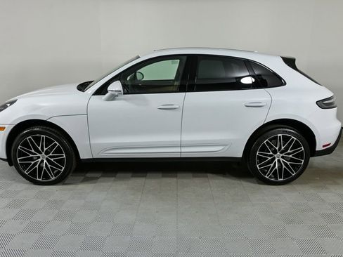 Used 2026 Porsche Macan AWD/4WD image 2
