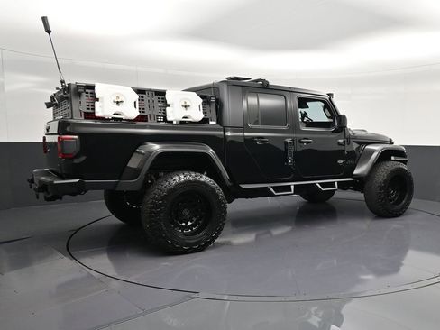 Used 2020 Jeep Gladiator Overland AWD/4WD image 3