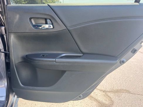 Used 2017 Honda Accord EX image 27