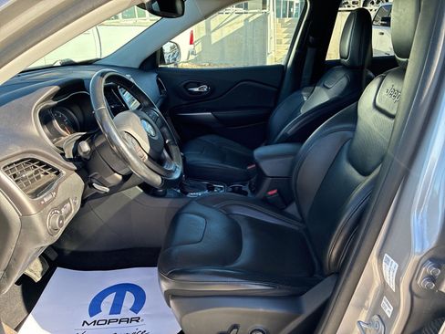 Used 2019 Jeep Cherokee Limited image 14