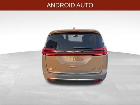 Used 2022 Chrysler Pacifica Touring-L image 6