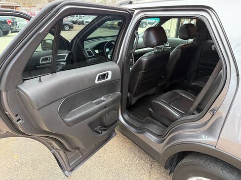 Used 2014 Ford Explorer XLT w/ Equipment Group 202A image 12