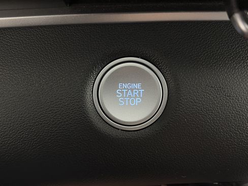 Certified 2022 Hyundai Elantra SEL FWD image 25