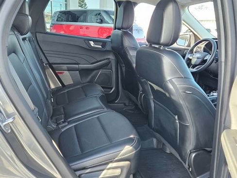 Used 2023 Ford Escape Platinum image 17
