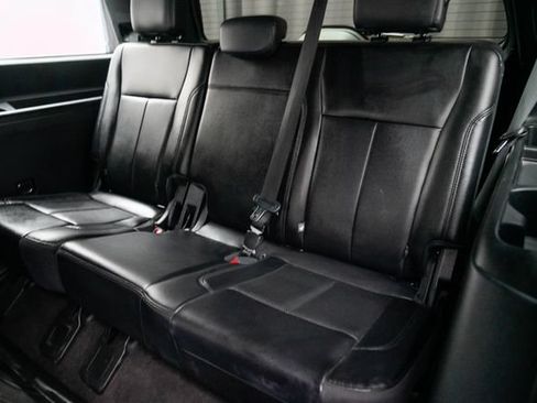Used 2020 Ford Expedition XLT w/ Equipment Group 201A AWD/4WD image 25