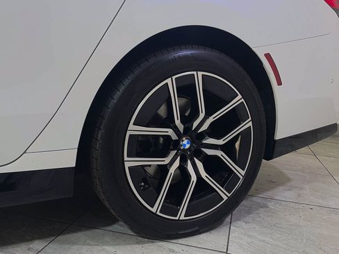Used 2025 BMW 740i xDrive image 9