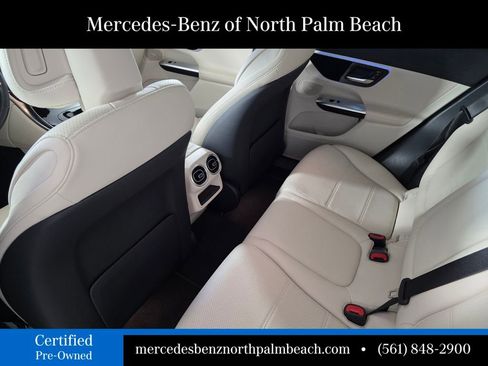 Used 2024 Mercedes-Benz GLC 300 4MATIC image 15