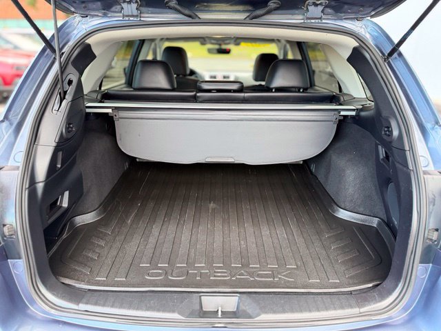 Used 2017 Subaru Outback 2.5i Limited AWD/4WD image 23