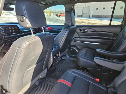 Used 2024 Chevrolet Traverse RS AWD/4WD image 25