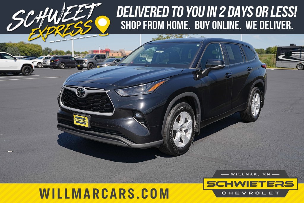 Used 2023 Toyota Highlander LE AWD/4WD image 1