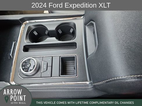 Used 2024 Ford Expedition XLT RWD image 28