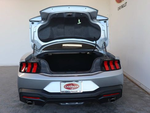 Used 2025 Ford Mustang Premium RWD image 5