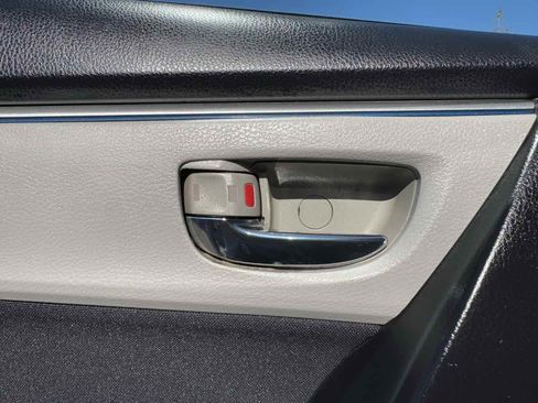 Used 2015 Toyota Corolla LE image 39