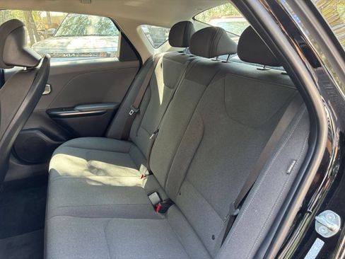 Used 2025 Kia K4 FWD image 38