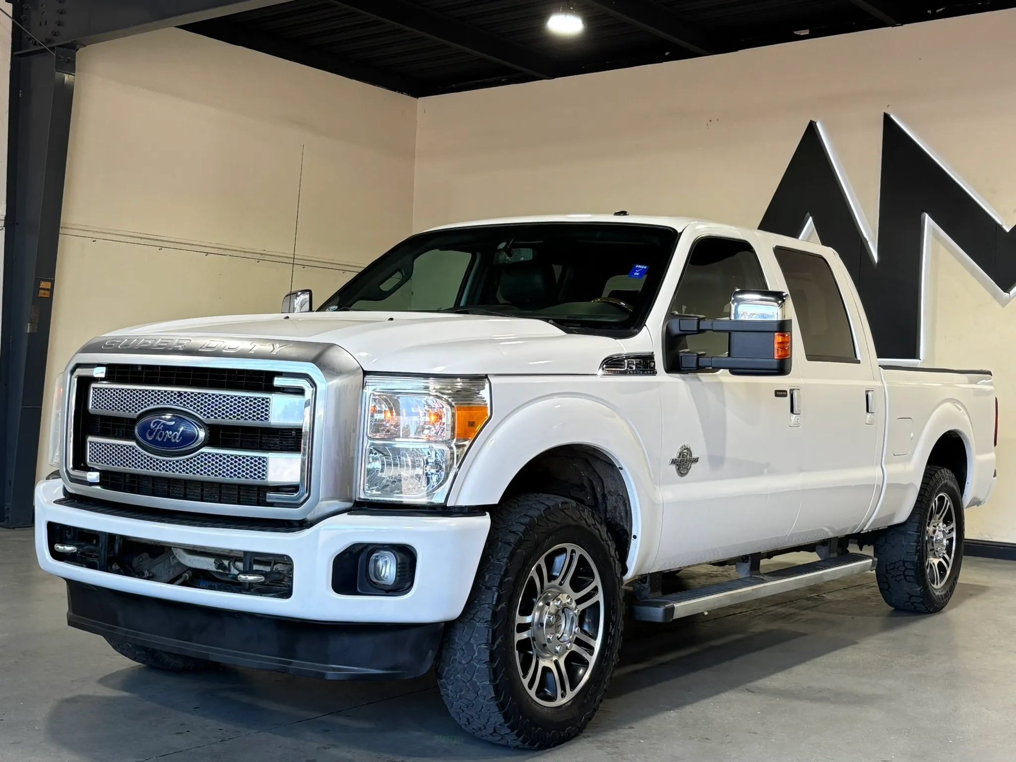 Used 2016 Ford F250 Platinum w/ FX4 Off-Road Package AWD/4WD image 1