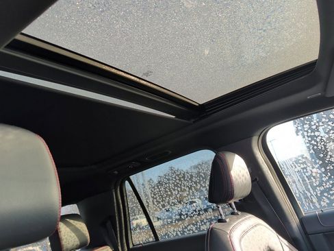 Used 2023 Ford Expedition Max Limited image 11