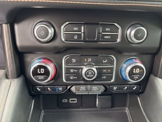 Used 2024 GMC Yukon AT4 AWD/4WD image 28