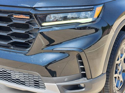 Certified 2024 Honda Pilot TrailSport image 9
