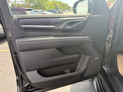 Used 2024 GMC Yukon Denali w/ Advanced Technology Package AWD/4WD image 11