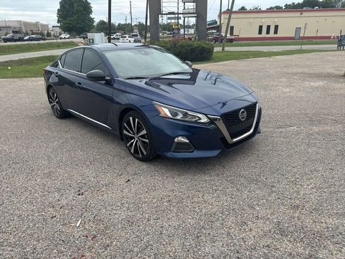 Used 2020 Nissan Altima 2.5 SR w/ Premium Package FWD image 18