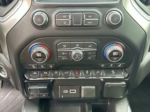 Used 2019 Chevrolet Silverado 1500 LTZ image 31