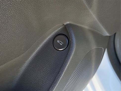 Used 2016 Chevrolet Cruze LT w/ Convenience Package image 18