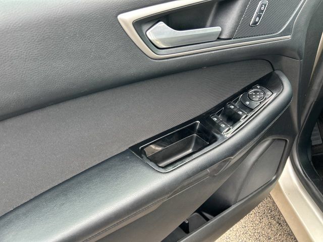 Used 2017 Ford Edge SEL AWD/4WD image 26