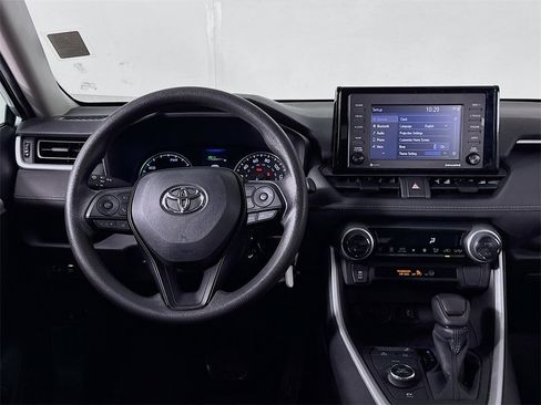 Used 2022 Toyota RAV4 LE image 25
