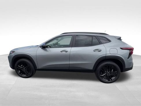 Certified 2025 Chevrolet Trax ACTIV w/ Driver Confidence Package FWD image 3