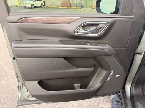 Used 2023 Chevrolet Tahoe Z71 w/ Z71 Off-Road Package image 12