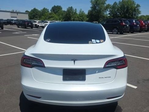 Used 2022 Tesla Model 3 Long Range AWD/4WD image 5