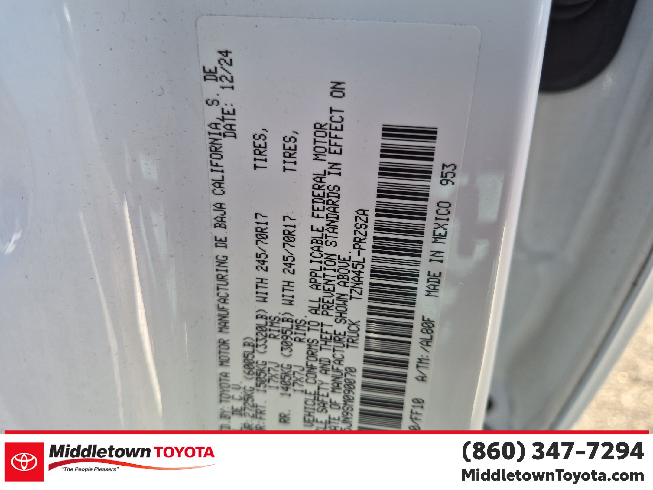 Used 2025 Toyota Tacoma SR5 AWD/4WD image 38