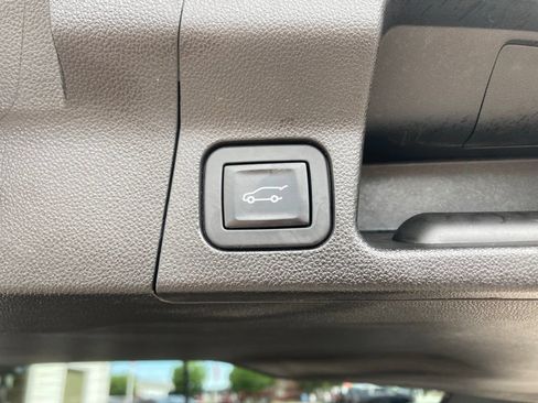 Used 2018 GMC Acadia SLE w/ Driver Alert Package I AWD/4WD image 11