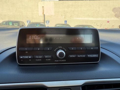 Used 2014 MAZDA MAZDA3 i Sport image 31