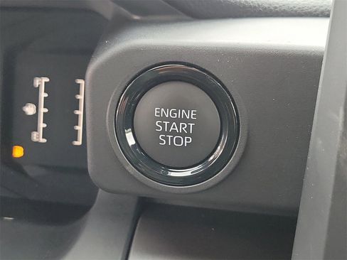 Used 2025 Toyota Tacoma SR5 image 29